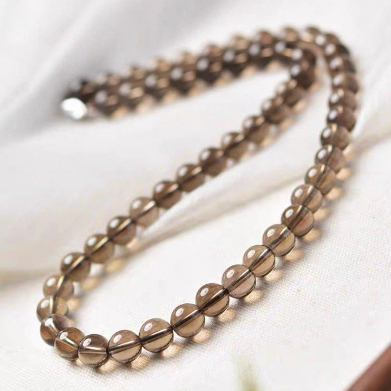 Elegant natural crystal necklace popular in Singapore and Southeast Asia