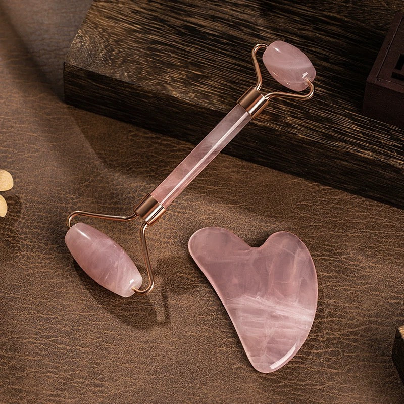 Detailed size guide for Rose Quartz roller and Gua Sha tool, showing 15cm length and 8cm width.